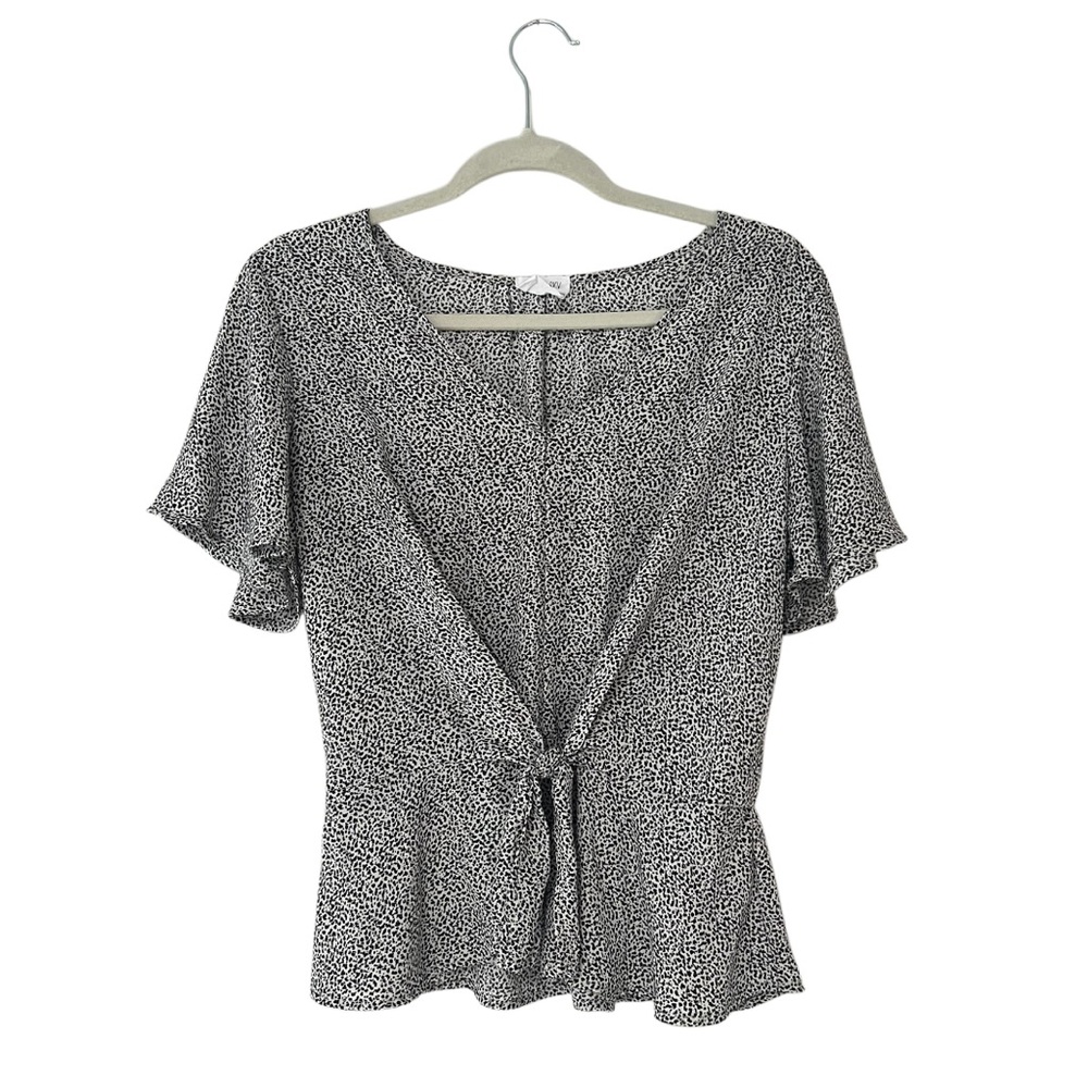 Sienna & Sky Women's Black and White Tie-Front Blouse